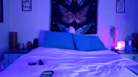 Snapshot of indigobay chatting on 02.05.26 Indigo Bay online show from 02.05.26