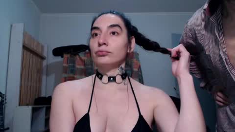 Snapshot of indioandluli chatting on 05.18.26 IndioandLuliXXX online show from 05.18.26