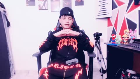 Snapshot of indomitablebeast chatting on 01.15.25 matias online show from 01.15.25