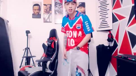 Snapshot of indomitablebeast chatting on 11.18.25 matias online show from 11.18.25