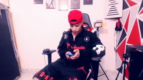 Snapshot of indomitablebeast chatting on 12.16.25 matias online show from 12.16.25