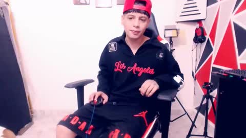 Snapshot of indomitablebeast chatting on 12.16.25 matias online show from 12.16.25