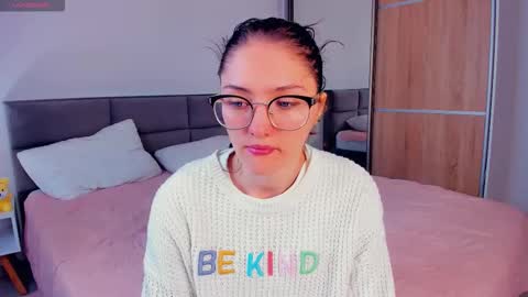 Kira online show from 09.12.25