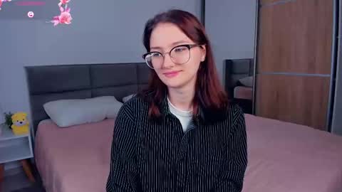 Kira online show from 09.16.25