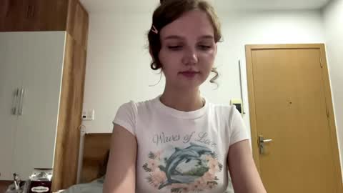 Snapshot of inellheinen chatting on 05.14.26 Viola online show from 05.14.26