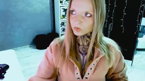 InesDesire online show from 09.18.25