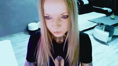 InesDesire online show from 10.28.25