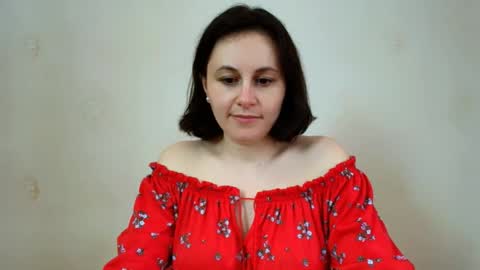 Snapshot of inessa_beauty chatting on 04.26.26 Inessa online show from 04.26.26