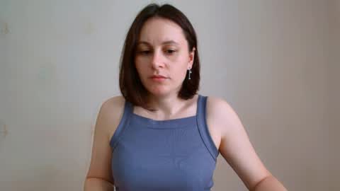 Snapshot of inessa_beauty chatting on 05.26.26 Inessa online show from 05.26.26