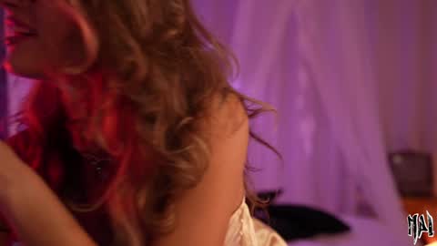 Snapshot of informal_ chatting on 10.30.25 MAL ---  online show from 10.30.25