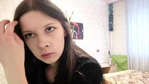 Snapshot of ingeborgalexanian chatting on 10.11.25 Emma online show from 10.11.25