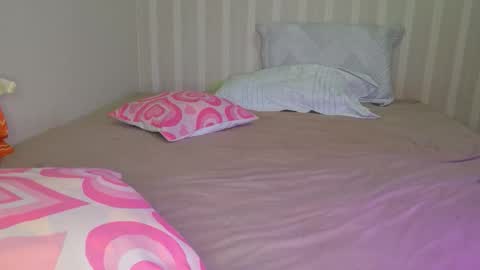 ingridequinti online show from 12.14.25