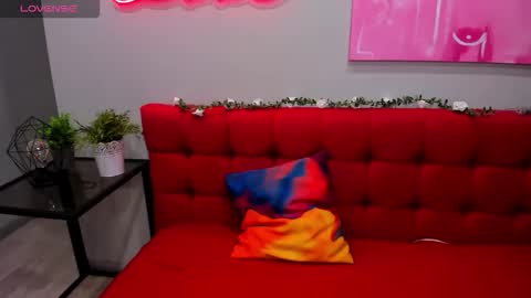 Snapshot of innalovely chatting on 09.11.25 Inna online show from 09.11.25