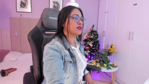Snapshot of inndrahot chatting on 12.24.24 Indra online show from 12.24.24