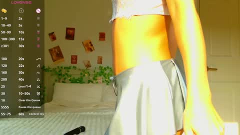 Snapshot of innnerlight chatting on 04.21.26 Mila Reef online show from 04.21.26
