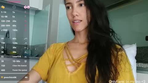 Snapshot of innocentlatiina chatting on 03.09.26 Laroa online show from 03.09.26