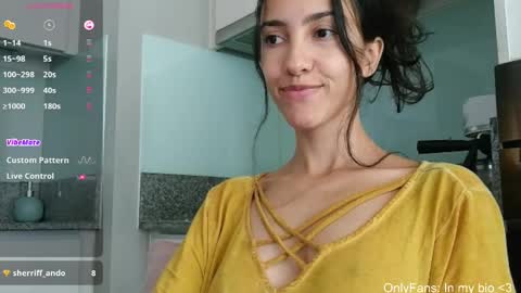Snapshot of innocentlatiina chatting on 04.02.26 Laroa online show from 04.02.26