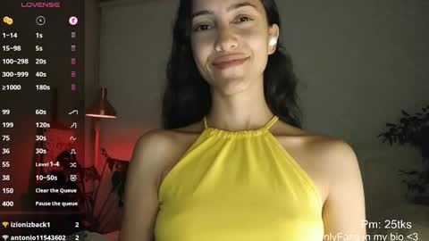 Snapshot of innocentlatiina chatting on 05.05.26 Laroa online show from 05.05.26