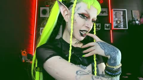 Snapshot of insania_999 chatting on 12.17.24   SANIA  online show from 12.17.24