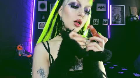 Snapshot of insania_999 chatting on 12.19.24   SANIA  online show from 12.19.24