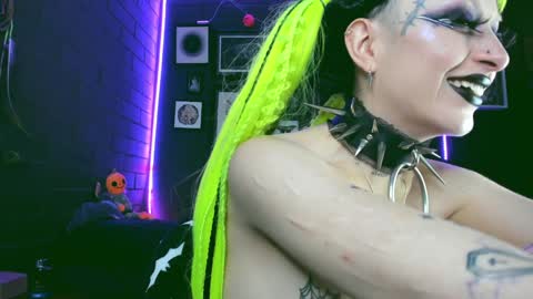 Snapshot of insania_999 chatting on 12.26.24   SANIA  online show from 12.26.24