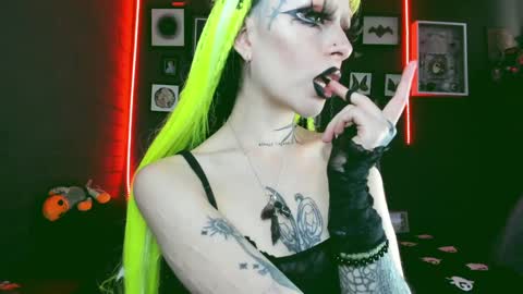 Snapshot of insania_999 chatting on 01.07.25   SANIA  online show from 01.07.25