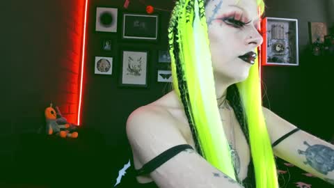 Snapshot of insania_999 chatting on 01.21.25   SANIA  online show from 01.21.25