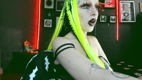 Snapshot of insania_999 chatting on 01.21.25   SANIA  online show from 01.21.25