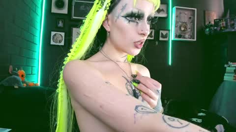 Snapshot of insania_999 chatting on 01.24.25   SANIA  online show from 01.24.25