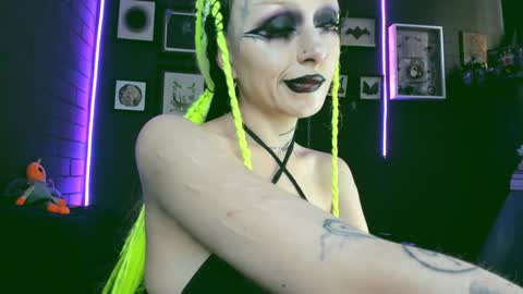 Snapshot of insania_999 chatting on 02.06.25   SANIA  online show from 02.06.25