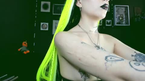 Snapshot of insania_999 chatting on 02.11.25   SANIA  online show from 02.11.25