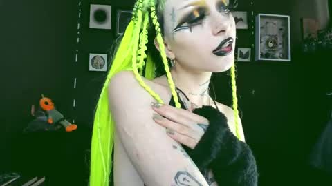 Snapshot of insania_999 chatting on 02.12.25   SANIA  online show from 02.12.25