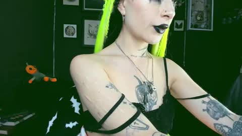 Snapshot of insania_999 chatting on 02.13.25   SANIA  online show from 02.13.25