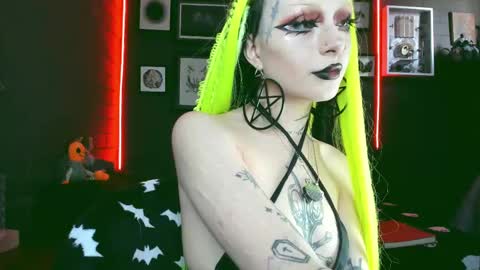 Snapshot of insania_999 chatting on 02.18.25   SANIA  online show from 02.18.25