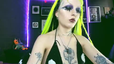 Snapshot of insania_999 chatting on 02.20.25   SANIA  online show from 02.20.25