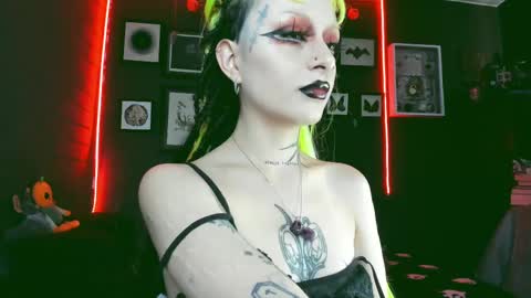 Snapshot of insania_999 chatting on 02.25.25   SANIA  online show from 02.25.25