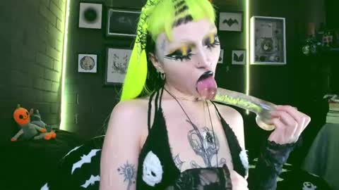 Snapshot of insania_999 chatting on 03.05.25   SANIA  online show from 03.05.25