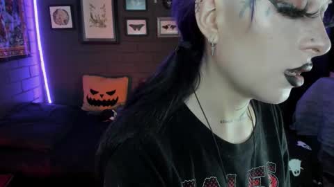 Snapshot of insania_999 chatting on 10.21.25   SANIA  online show from 10.21.25