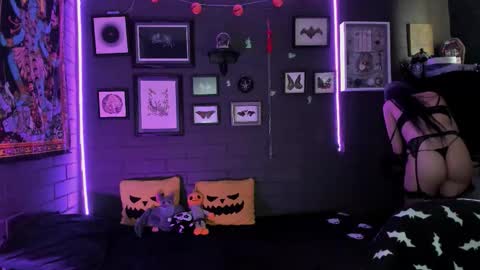 Snapshot of insania_999 chatting on 10.23.25   SANIA  online show from 10.23.25