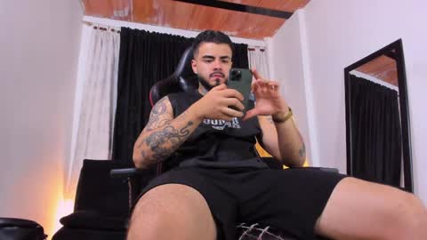 Snapshot of insolemnia chatting on 04.27.26 Brayan Chavez online show from 04.27.26