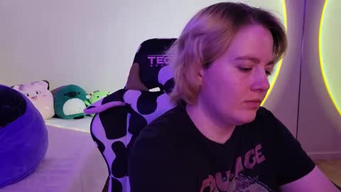 Faye online show from 12.17.24