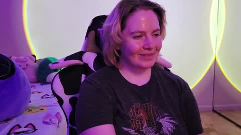 Faye online show from 02.14.25