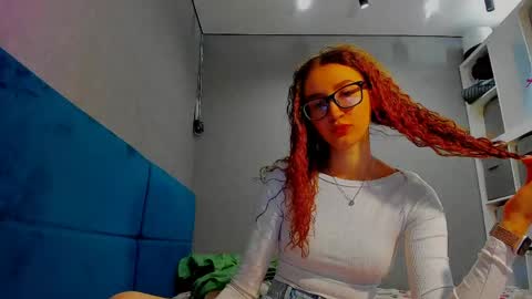 Snapshot of internetsexplorer chatting on 04.17.26 Bernadette Join online show from 04.17.26