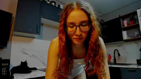 Snapshot of internetsexplorer chatting on 05.06.26 Bernadette Join online show from 05.06.26