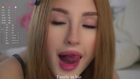 Snapshot of inthelabyrinthsofmysoul chatting on 11.03.25 Ellie online show from 11.03.25