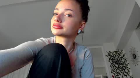 Snapshot of irenevon chatting on 12.08.24 Ir s room online show from 12.08.24