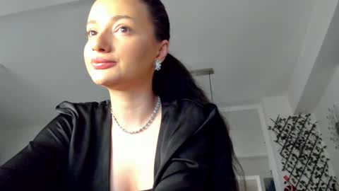 Snapshot of irenevon chatting on 12.11.24 Ir s room online show from 12.11.24