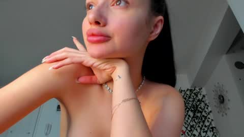 Snapshot of irenevon chatting on 01.21.25 Ir s room online show from 01.21.25