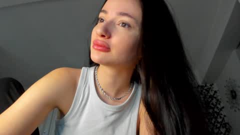 Snapshot of irenevon chatting on 01.23.25 Ir s room online show from 01.23.25