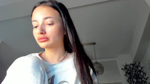 Snapshot of irenevon chatting on 01.27.25 Ir s room online show from 01.27.25